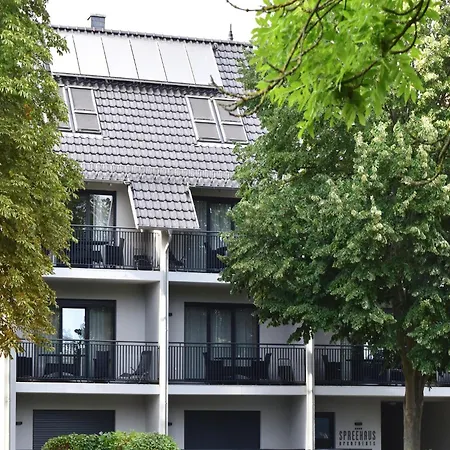 Mit Blick Auf Spree In Lübben