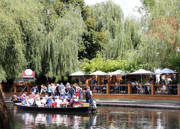 Mit Blick Auf Spree In Apartment